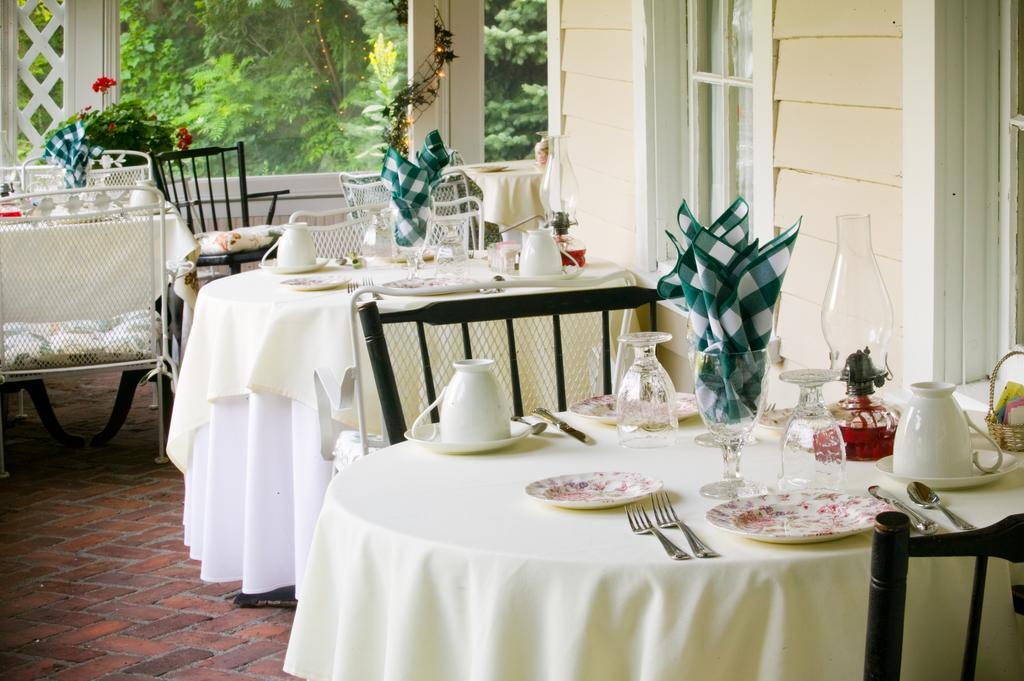 Stockbridge Country Inn (Adults Only) ภายนอก รูปภาพ