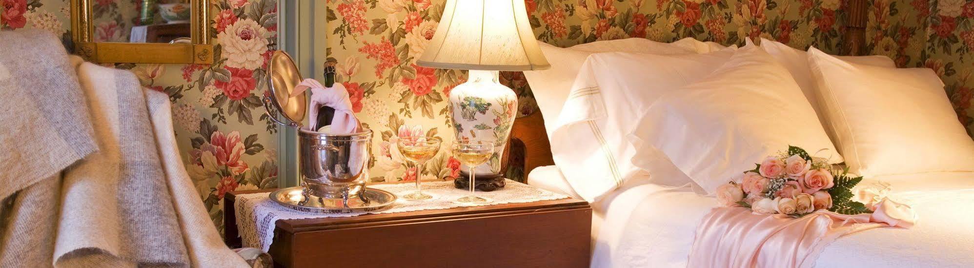 Stockbridge Country Inn (Adults Only) ภายนอก รูปภาพ